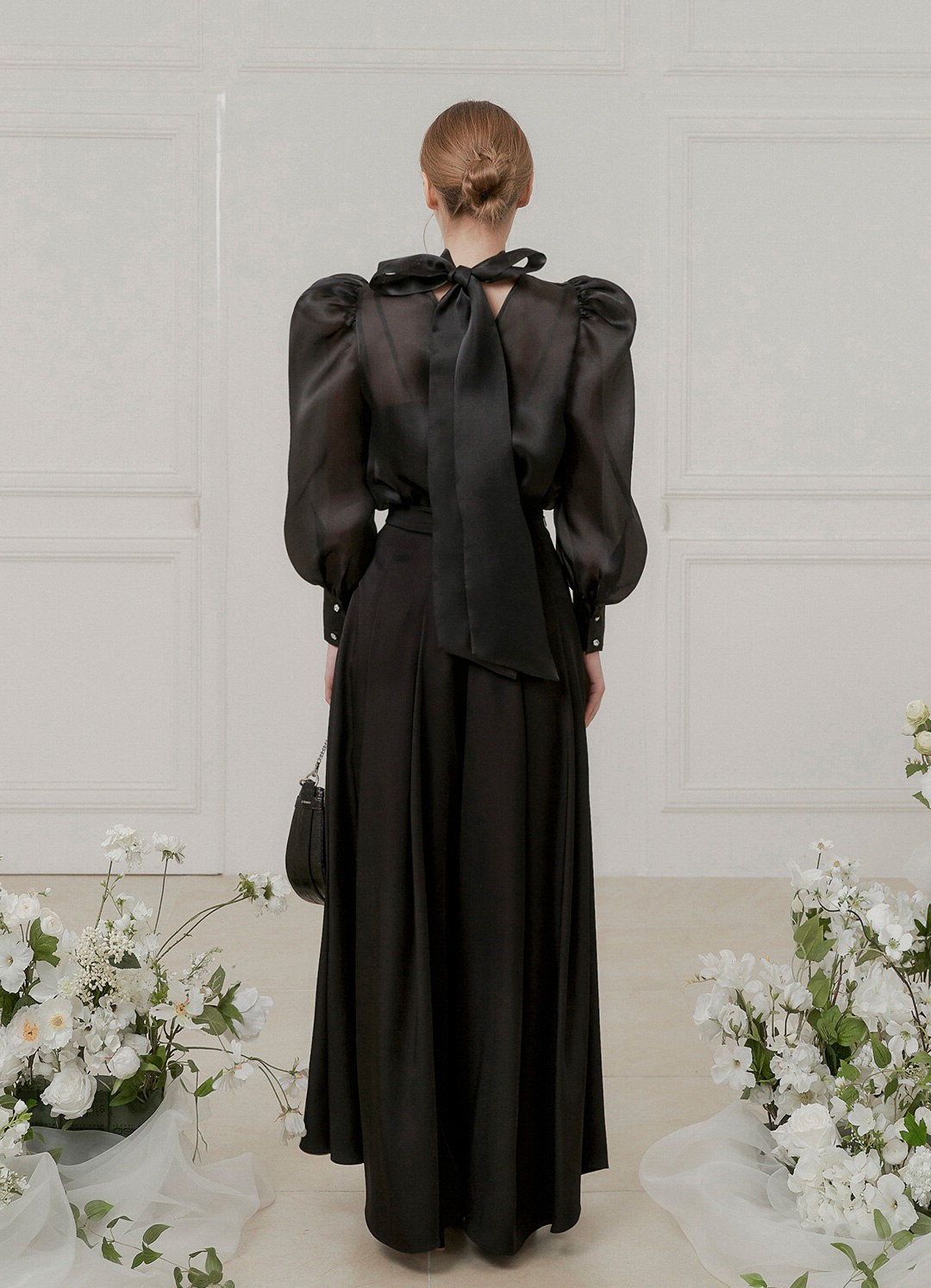 Black turtleneck puff sleeve satin shirt - Image 7